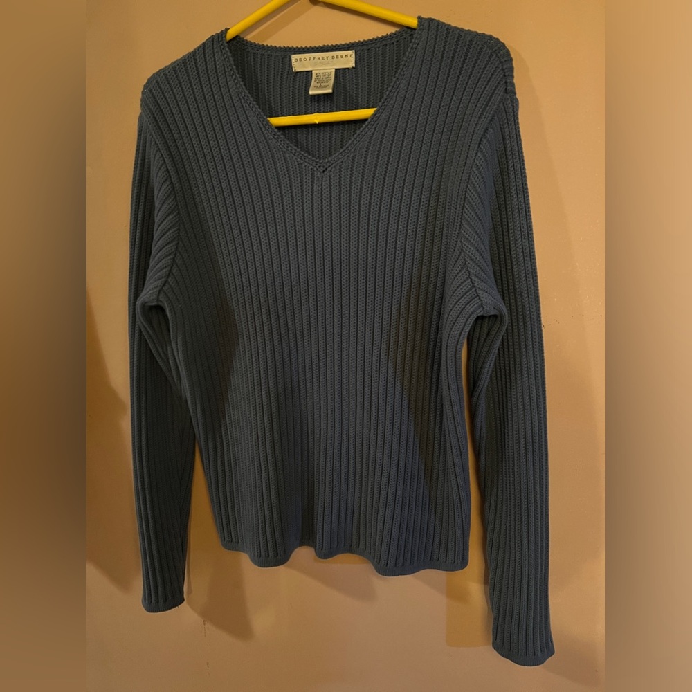 Geoffrey Beene Sport ladies’ v-neck sweater size large